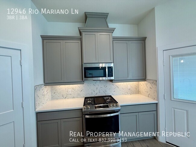 Building Photo - 12946 Rio Mariano Ln