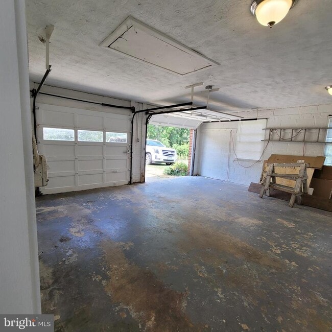 Building Photo - 7300 Temple Hill Rd