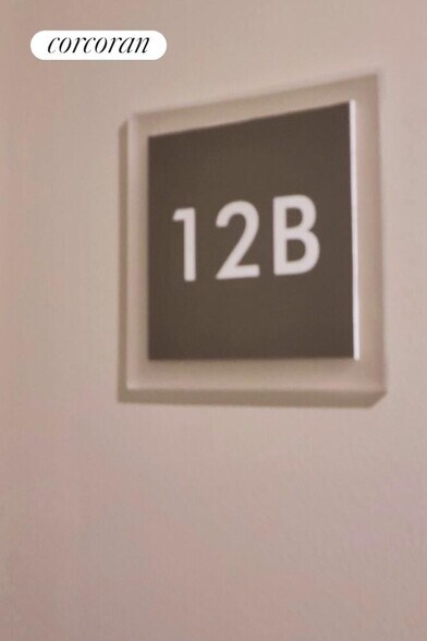 Building Photo - 45 W 81st St