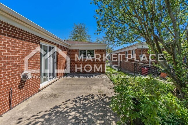 Building Photo - 25161 Patricia Ave