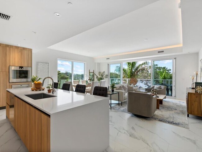 Building Photo - 1020 Sunset Point Rd