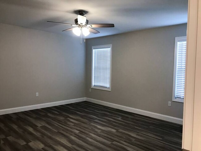Building Photo - 2240 Murphys Chapel Dr