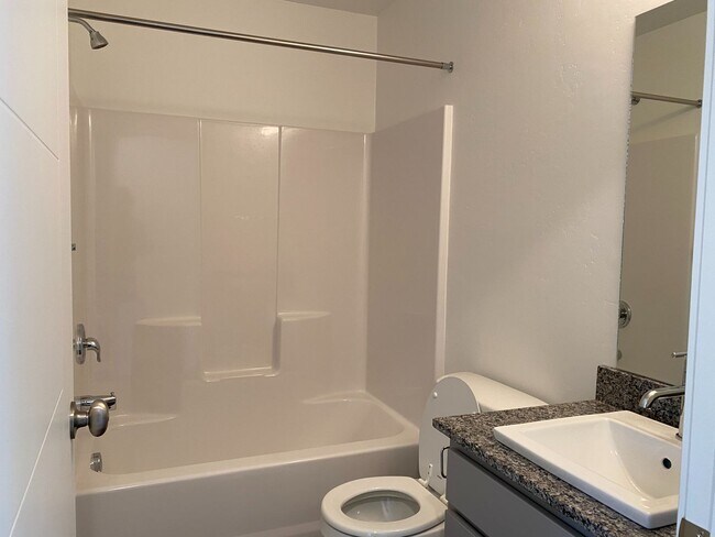 Building Photo - 912 Spruce Willow Wy