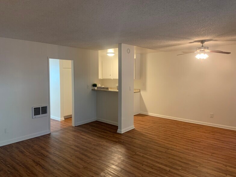 Building Photo - 18150 Prairie Ave