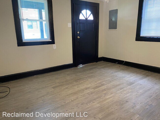 Building Photo - 2 br, 1 bath House - 214 West 5th Street