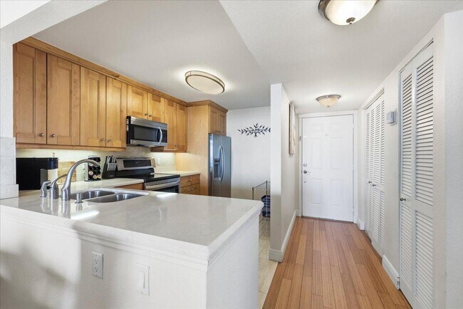 Building Photo - 2929 S Ocean Blvd