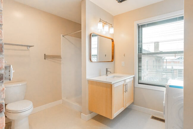 Building Photo - 225 Old South High St