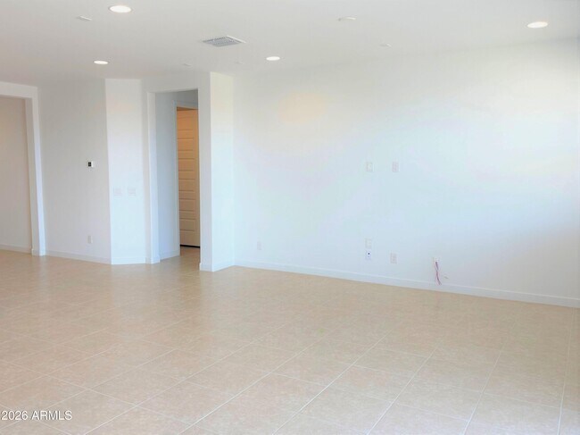 Building Photo - 9426 W Devonshire Ave