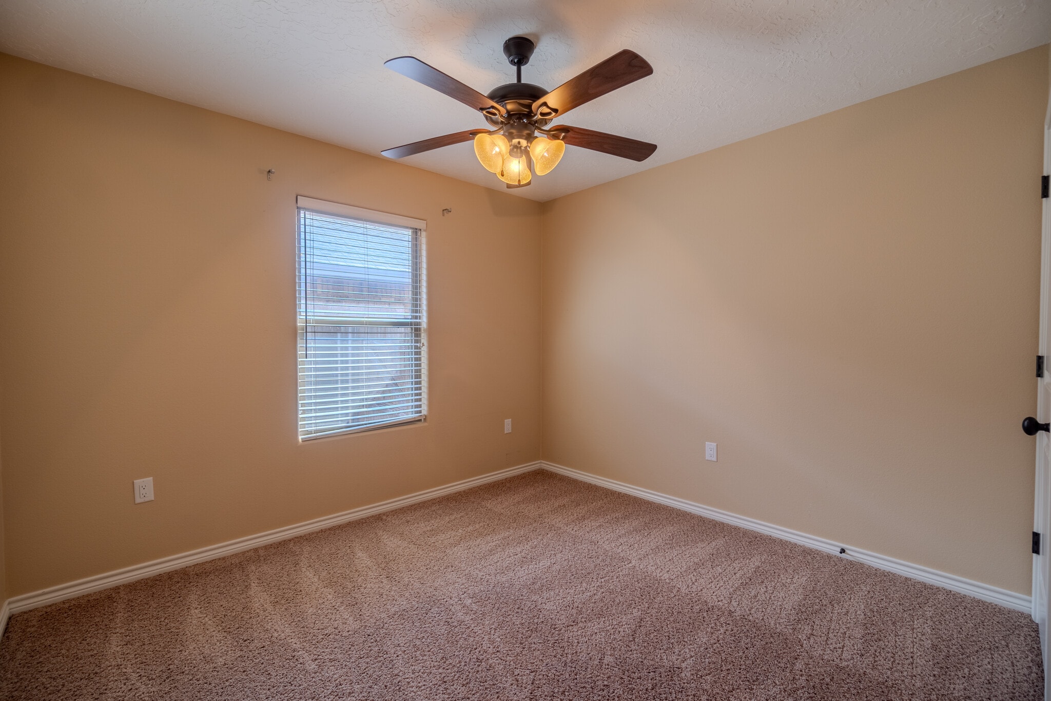 Building Photo - 2412 Cobblestone Cir