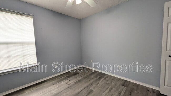 Building Photo - 2466 Redoubt Ave