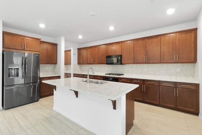 Building Photo - 3511 Pear Ct