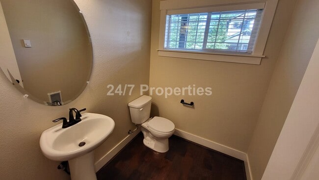 Building Photo - Picturesque 4BD | 2.5 BA - South Beaverton
