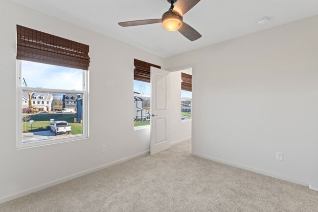 Building Photo - Luxury Townhome, Fishers Schools, Minutes from Shopping, Restaurants, and City Parks!