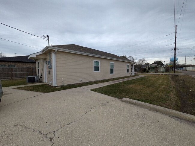 Building Photo - 2905 Pecos St