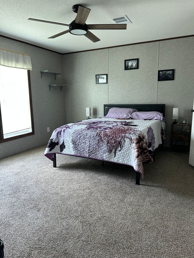 Building Photo - Charming 5-Acre Rental with Optional Barn ...