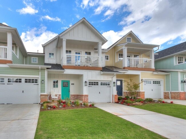 Building Photo - Luxury, Zero Maintenance Living Edmond Townhome