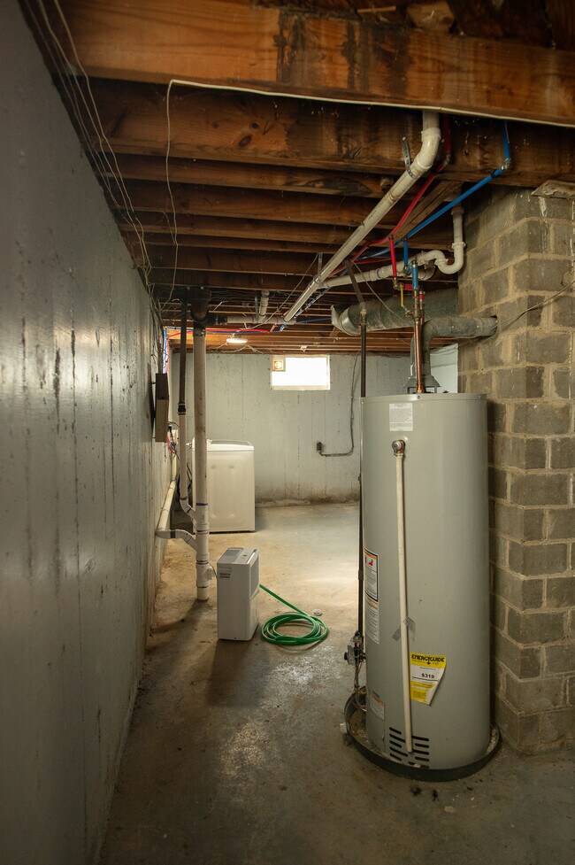 Building Photo - 3668-3674 Karwin Dr