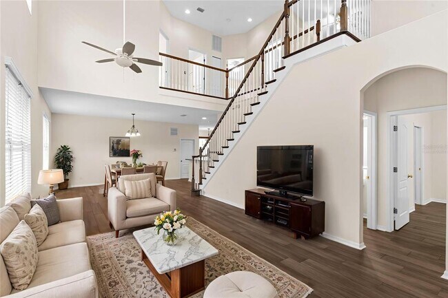 Building Photo - 10801 Sierra Vista Pl