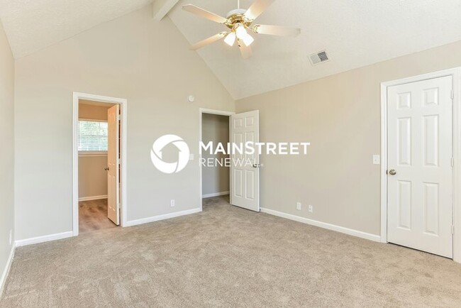 Building Photo - 3 Bedroom Pet-Friendly Home in OLD HICKORY...