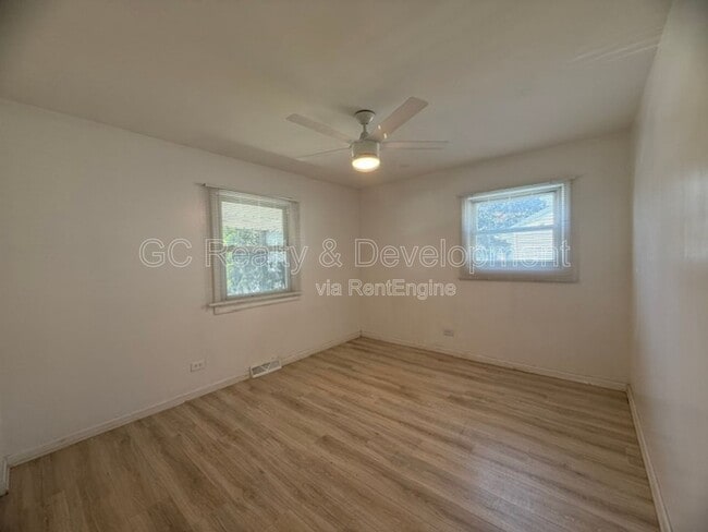 Building Photo - 14949 Highland Ave
