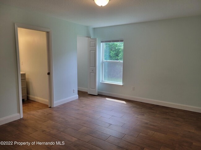 Building Photo - 1182 Hallcrest Ave