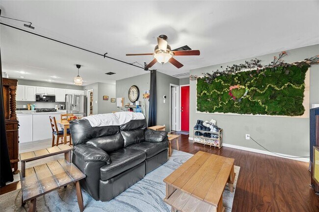 Building Photo - 1610 Plume Grass Pl
