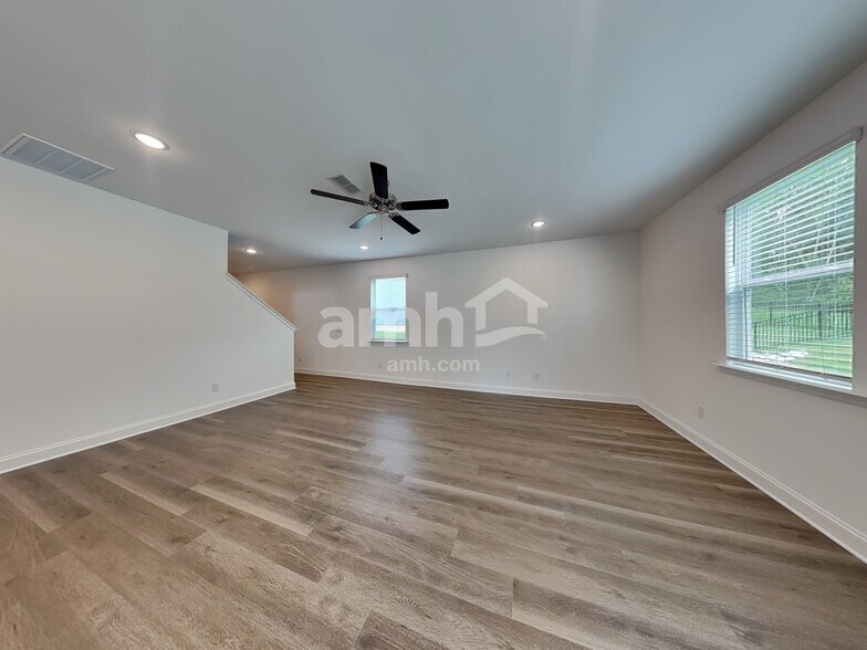Building Photo - 1107 Livengood Wy