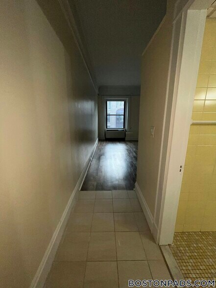 Building Photo - 62 Boylston St