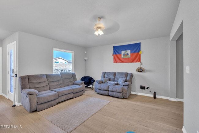 Building Photo - 14557 Desert Poppy Ct