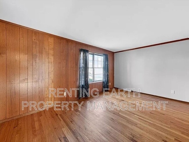 Building Photo - 8908 Scottdale Ave
