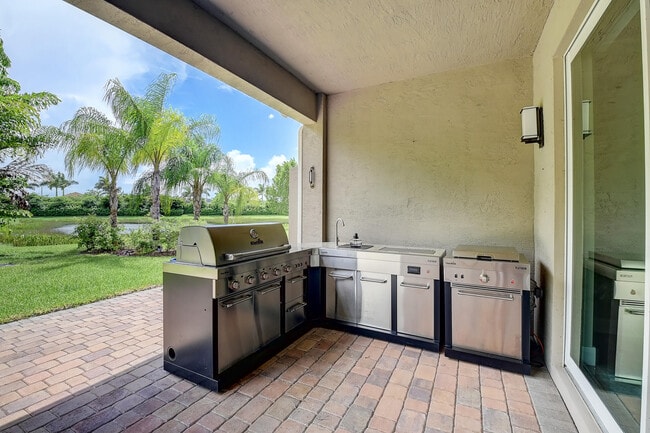 Building Photo - 9748 Celtic Sea Ln