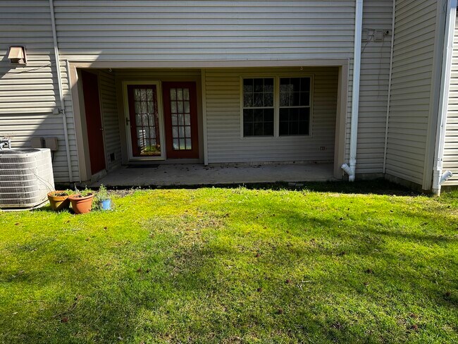 Building Photo - 350 Tavistock