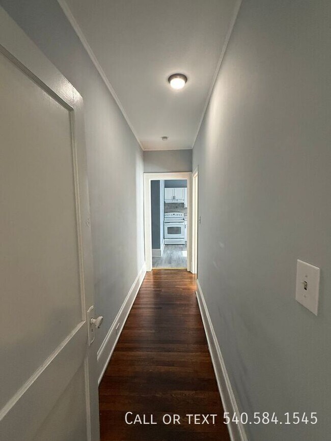 Building Photo - 1610 Hampton Ave SW