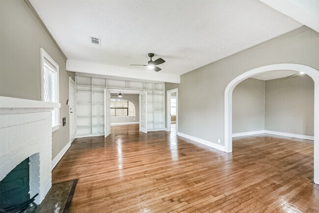 Building Photo - 2606 Oakdale St