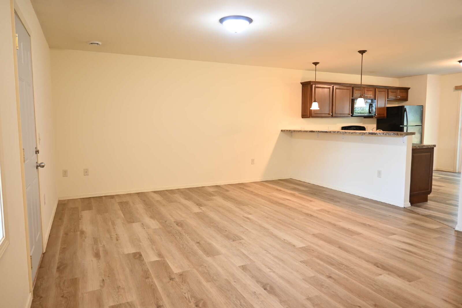 Building Photo - 3301 Echo Dells Ave