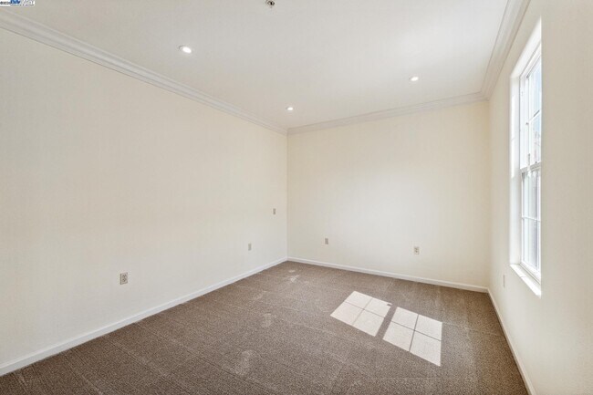Building Photo - 2131 Chamomile Ct