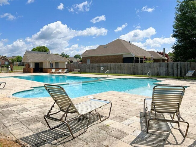 Building Photo - For Rent Prattville AL