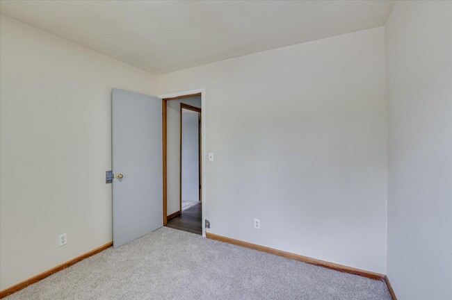 Building Photo - 1114 Terrace Cir