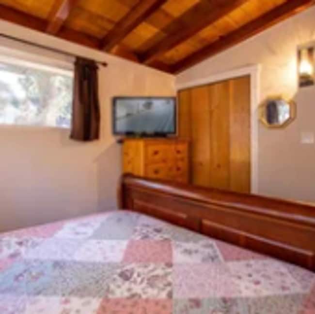 Building Photo - Warm and inviting