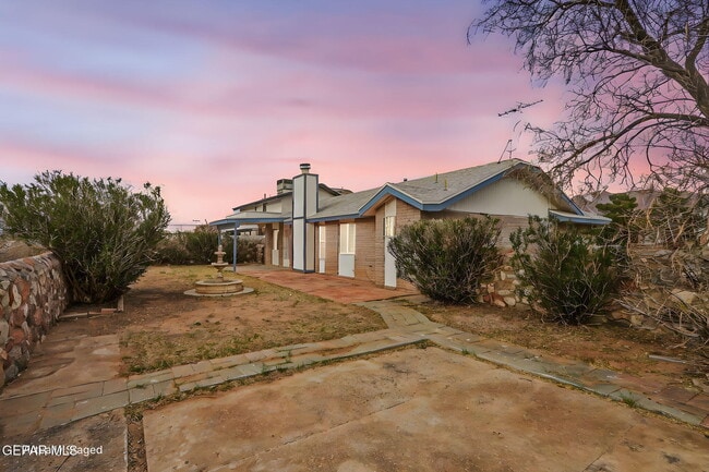 Building Photo - 905 Mark Wallace Ln