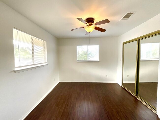 Building Photo - 319 Nolen Dr