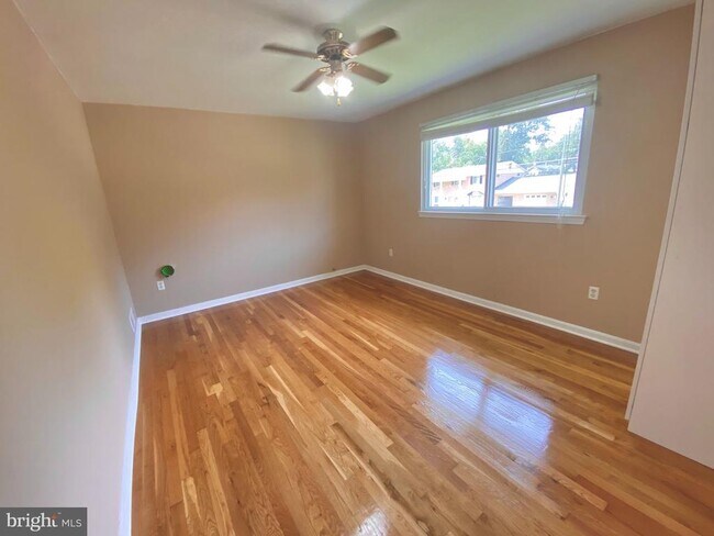 Building Photo - 8121 Edmonton Ct