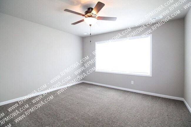 Building Photo - 4709 SW Logan St