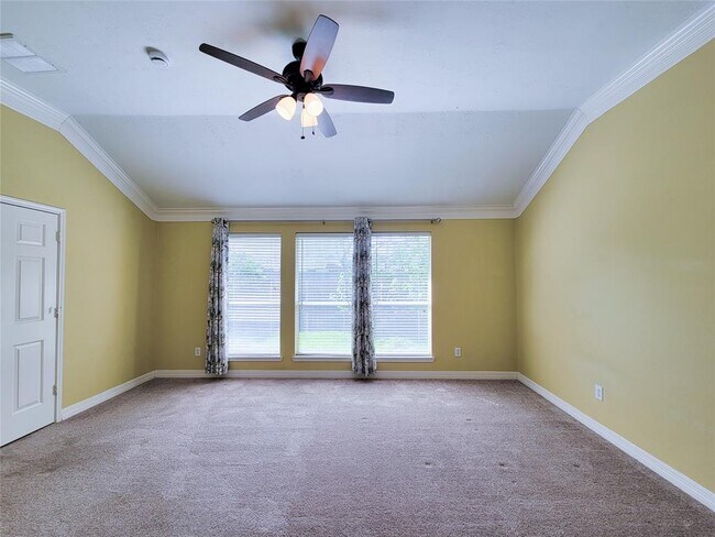 Building Photo - 3218 Vanity Dr