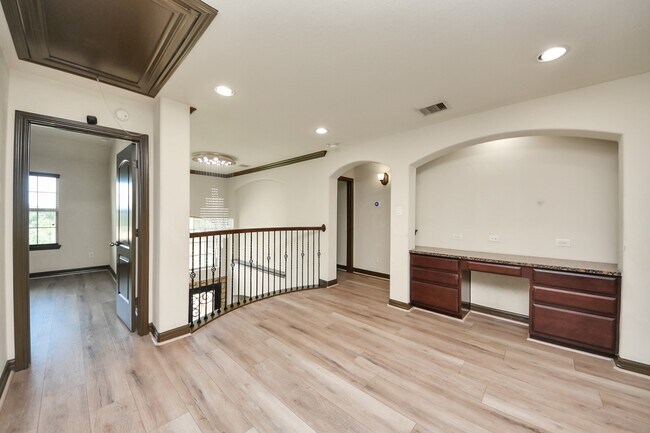 Building Photo - 26407 Wooded Hollow Ln