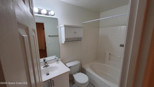 Building Photo - 2115 Sierra St