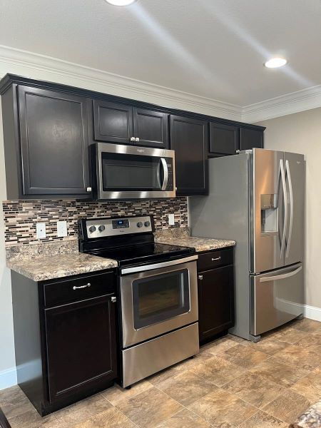 Building Photo - Ely Park Subdivision 3 bdrm/2.5 bath
