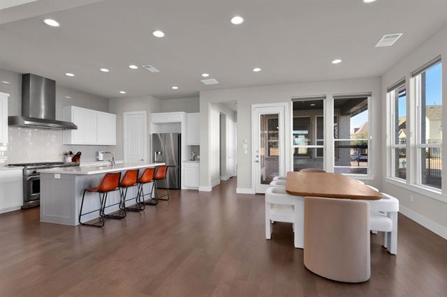 Building Photo - 7201 Avondale Dr