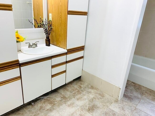 Building Photo - 801 Boylston St