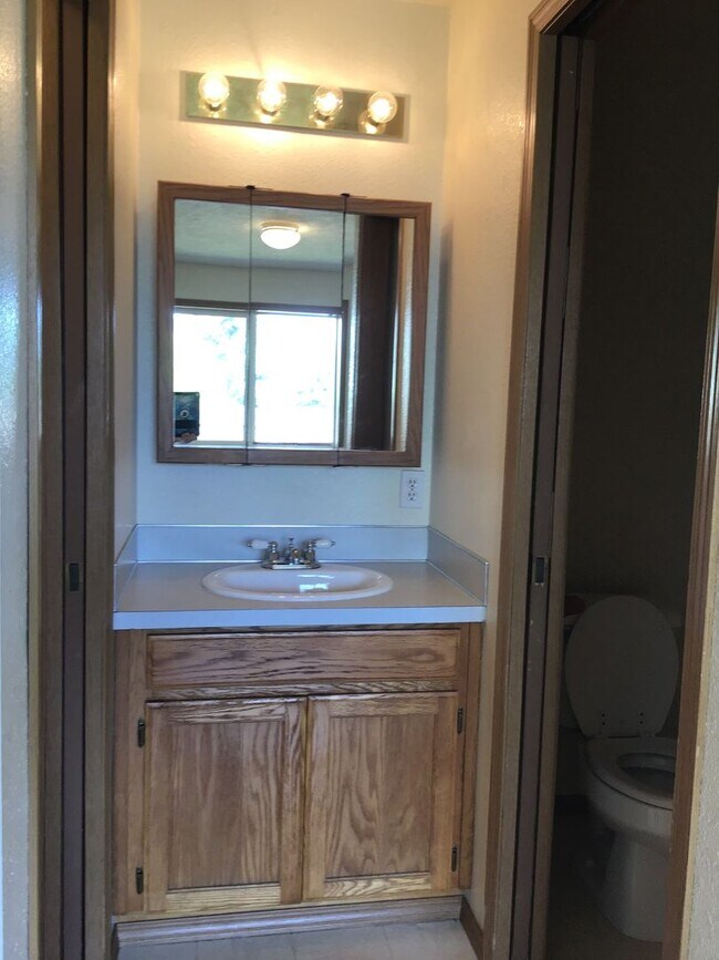 Building Photo - Silverton Duplex #13146